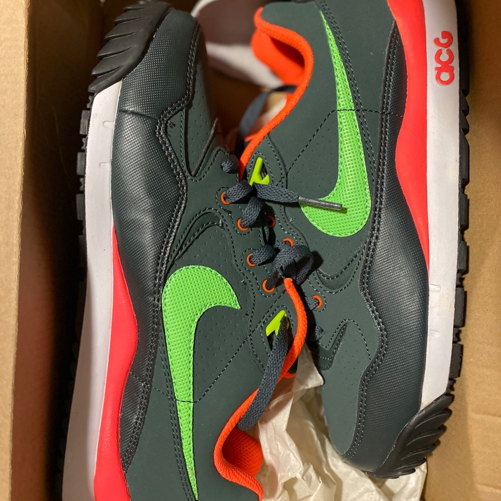 SOLD Brand New In Box Nike Wildwood